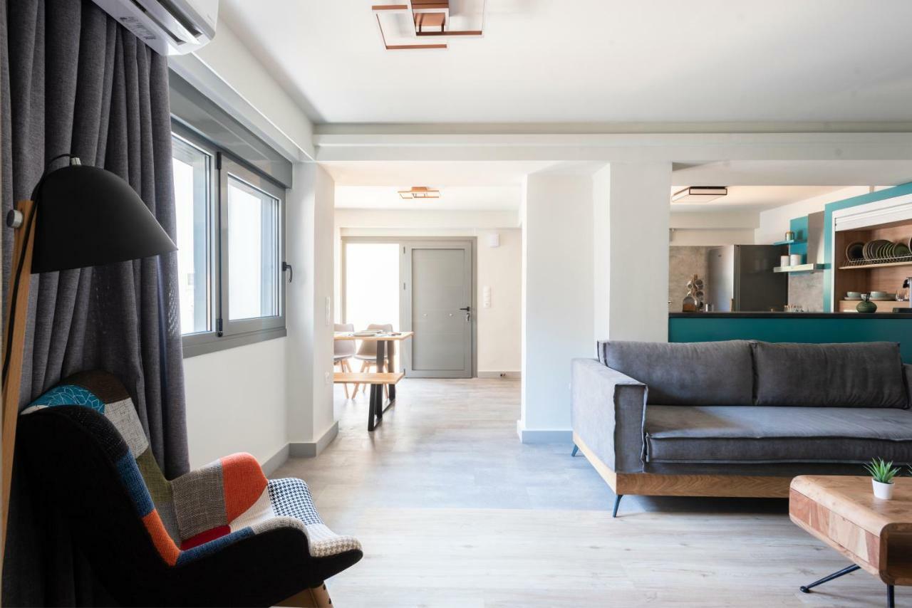Groundfloor 2Br Apt With Smallyard Near The Heart Of Kalamata Esterno foto