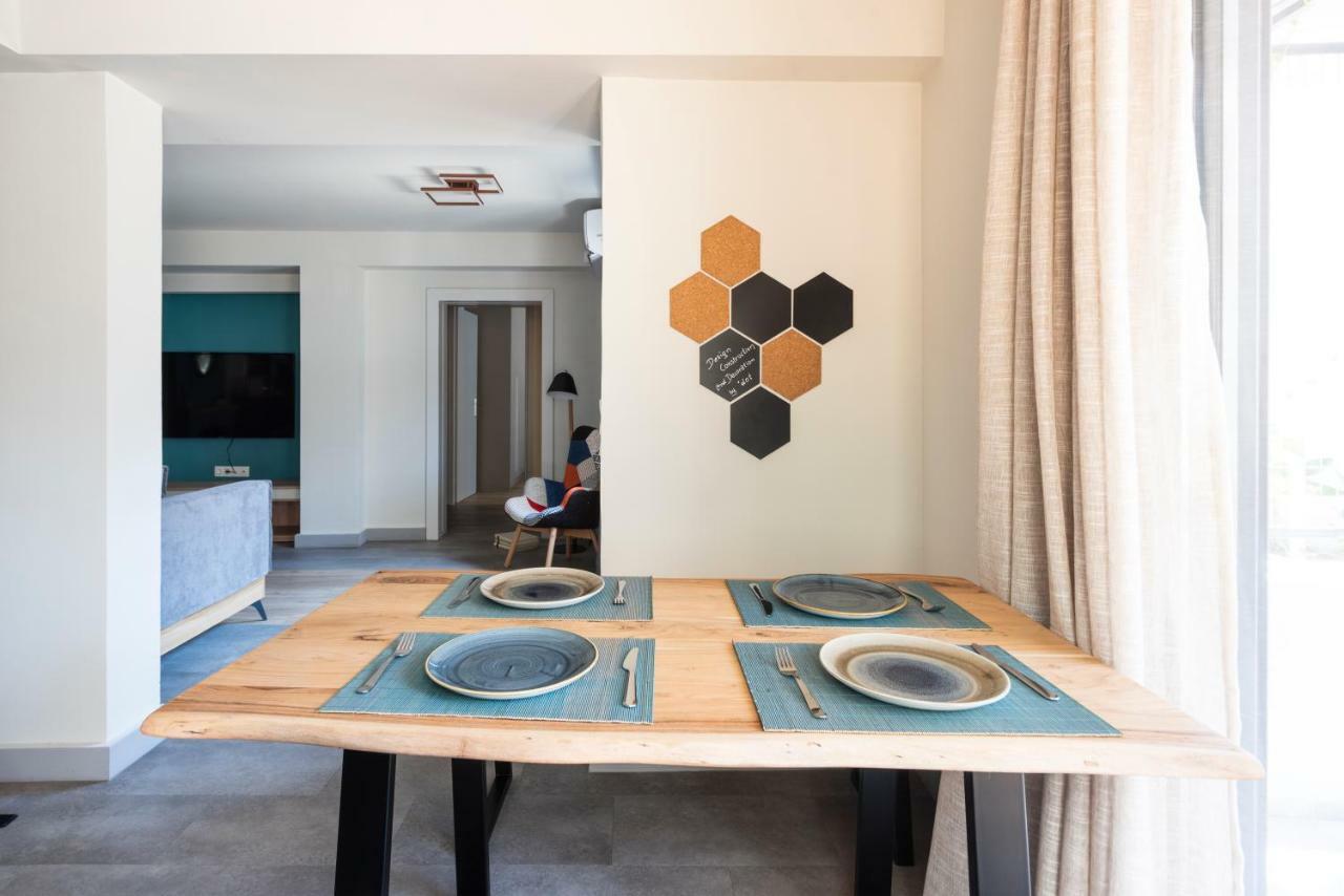 Groundfloor 2Br Apt With Smallyard Near The Heart Of Kalamata Esterno foto