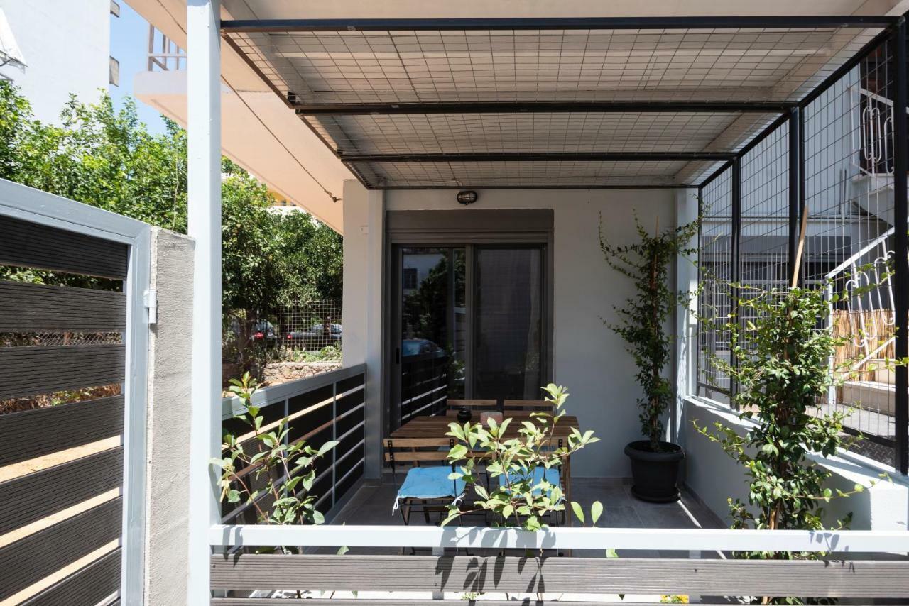 Groundfloor 2Br Apt With Smallyard Near The Heart Of Kalamata Esterno foto