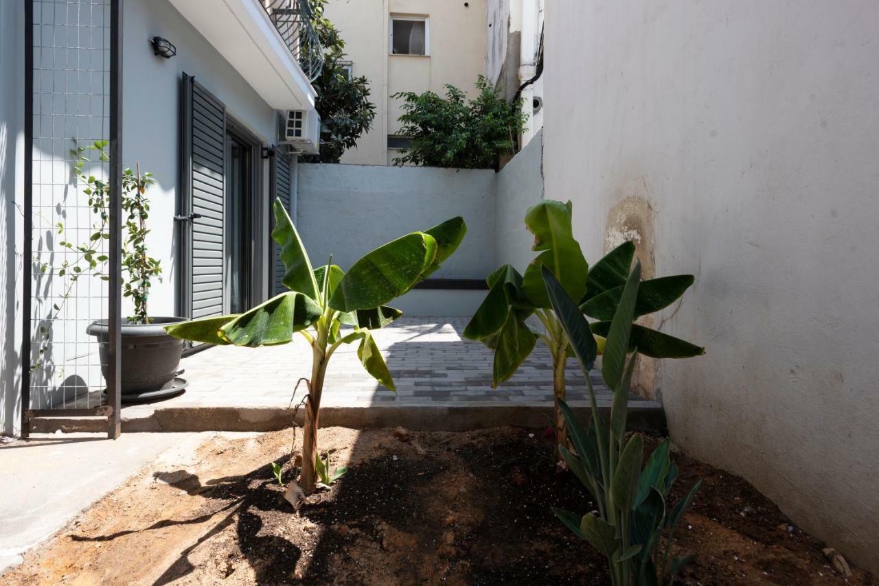 Groundfloor 2Br Apt With Smallyard Near The Heart Of Kalamata Esterno foto